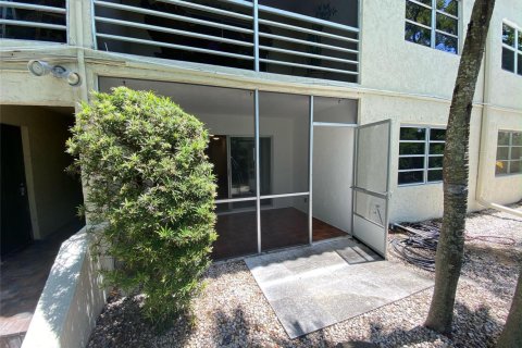 Condo in Fort Lauderdale, Florida, 2 bedrooms  № 2082539 - photo 10