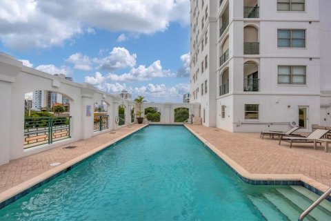 Condominio en venta en Sarasota, Florida, 3 dormitorios, 281.12 m2 № 2199775 - foto 6