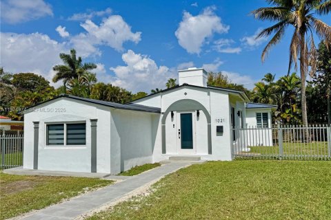House in Miami, Florida 3 bedrooms, 130.43 sq.m. № 2041759