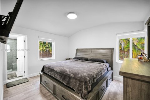 House in Miami, Florida 3 bedrooms, 130.43 sq.m. № 2041759 - photo 18