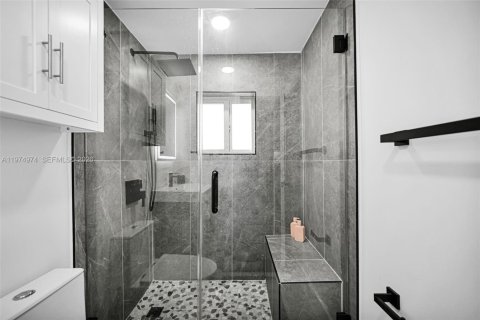 House in Miami, Florida 3 bedrooms, 130.43 sq.m. № 2041759 - photo 22