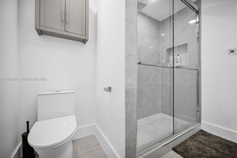 House in Miami, Florida 3 bedrooms, 130.43 sq.m. № 2041759 - photo 17