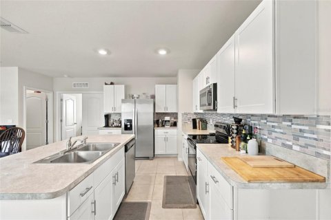Villa ou maison à vendre à Kissimmee, Floride: 3 chambres, 156.08 m2 № 2396547 - photo 5