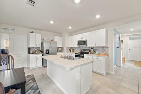 Villa ou maison à vendre à Kissimmee, Floride: 3 chambres, 156.08 m2 № 2396547 - photo 6