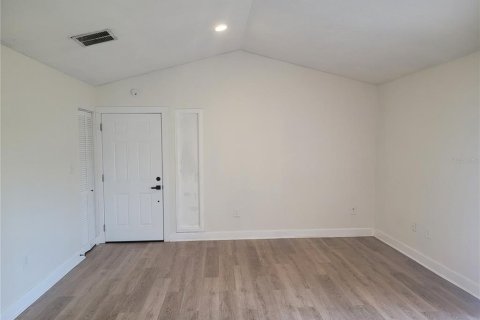 Townhouse in Apopka, Florida 2 bedrooms, 64.85 sq.m. № 2148682 - photo 4