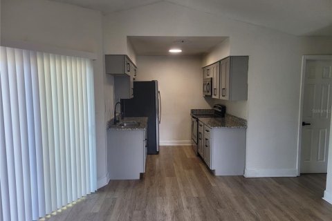 Townhouse in Apopka, Florida 2 bedrooms, 64.85 sq.m. № 2148682 - photo 6