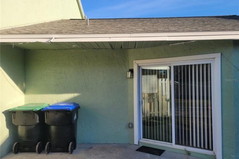 Townhouse in Apopka, Florida 2 bedrooms, 64.85 sq.m. № 2148682 - photo 25