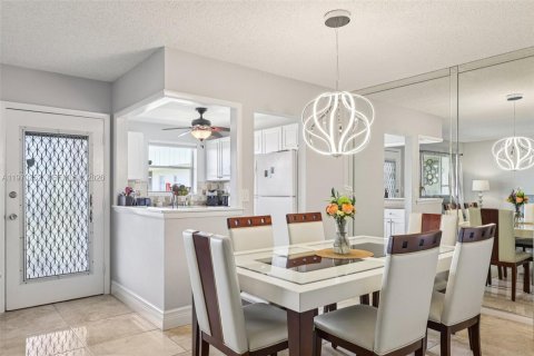 Condo in Deerfield Beach, Florida, 2 bedrooms  № 2243941
