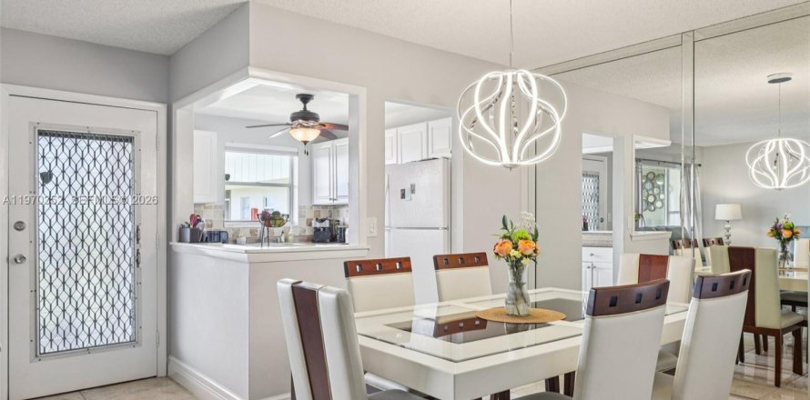 Condo in Deerfield Beach, Florida, 2 bedrooms № 2243941