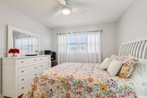 Condo in Deerfield Beach, Florida, 2 bedrooms № 2243941 - photo 19