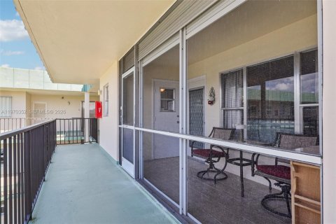 Condo in Deerfield Beach, Florida, 2 bedrooms № 2243941 - photo 21