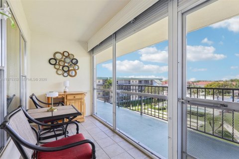 Condo in Deerfield Beach, Florida, 2 bedrooms № 2243941 - photo 29