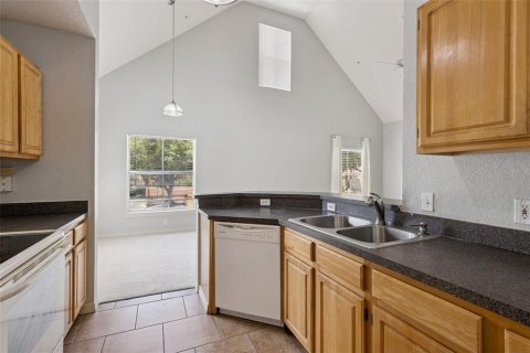 Condo in Orlando, Florida, 2 bedrooms  № 2195568 - photo 12