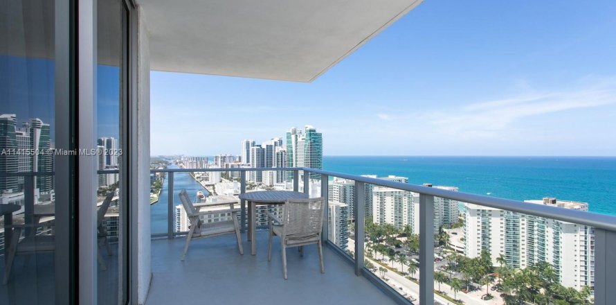 Condo à Hollywood, Floride, 2 chambres № 1863942