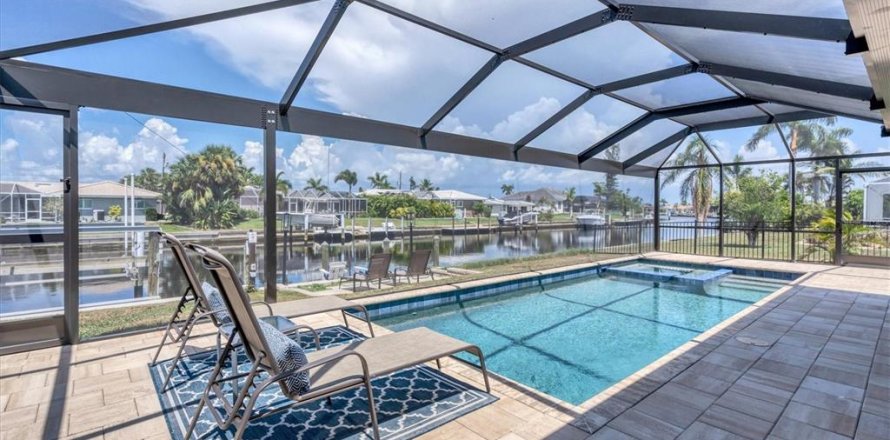 House in Punta Gorda, Florida 3 bedrooms, 133.69 sq.m. № 1637511