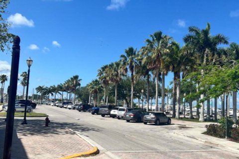 Copropriété à louer à Fort Pierce, Floride: 3 chambres, 203.92 m2 № 1183244 - photo 1
