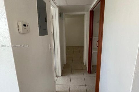 Apartamento en alquiler en North Miami Beach, Florida, 1 dormitorio, 60.39 m2 № 1944701 - foto 5