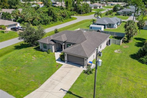 Villa ou maison à vendre à North Port, Floride: 3 chambres, 197.7 m2 № 2390859 - photo 4