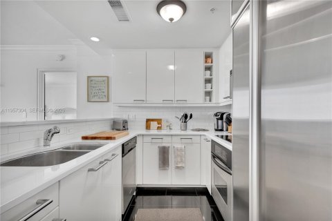 Снять в аренду кондоминиум в Майами, Флорида 1 спальня, 89.09м2, № 2053047 - фото 17