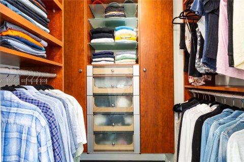 Condo in Miami, Florida, 1 bedroom  № 2053047 - photo 5