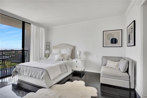 Condo in Miami, Florida, 1 bedroom  № 2053047 - photo 1