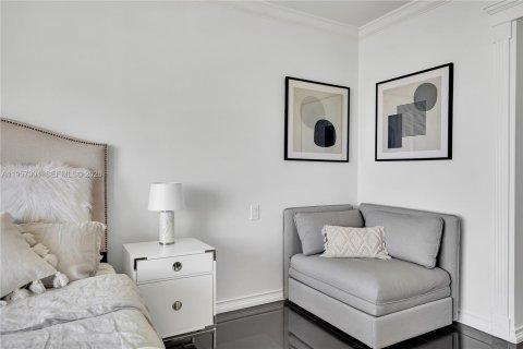 Condo in Miami, Florida, 1 bedroom  № 2053047 - photo 3