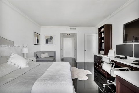 Condo in Miami, Florida, 1 bedroom  № 2053047 - photo 4