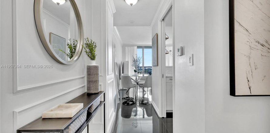 Кондоминиум с 1 спальней в Майами, Флорида № 2053047