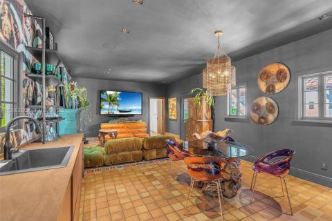 Casa en venta en Hollywood, Florida, 4 dormitorios, 362.32 m2 № 2074670 - foto 16
