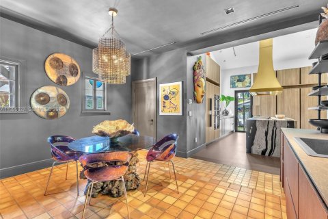 Casa en venta en Hollywood, Florida, 4 dormitorios, 362.32 m2 № 2074670 - foto 18
