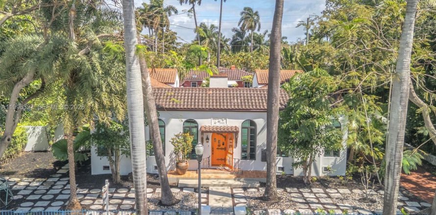 Casa en Hollywood, Florida 4 dormitorios, 362.32 m2 № 2074670