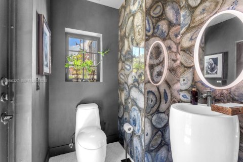 Casa en venta en Hollywood, Florida, 4 dormitorios, 362.32 m2 № 2074670 - foto 19
