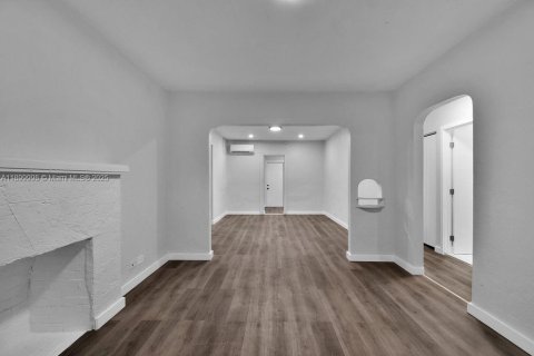 Casa en alquiler en Miami, Florida, 3 dormitorios, 114.27 m2 № 1964190 - foto 6