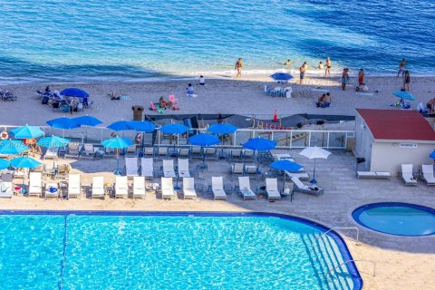 Condo in Sunny Isles Beach, Florida  № 2075231 - photo 18