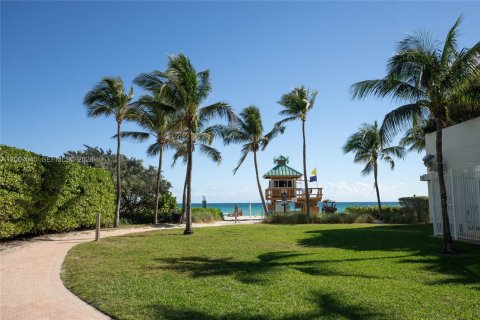 Condo in Sunny Isles Beach, Florida  № 2075231 - photo 21