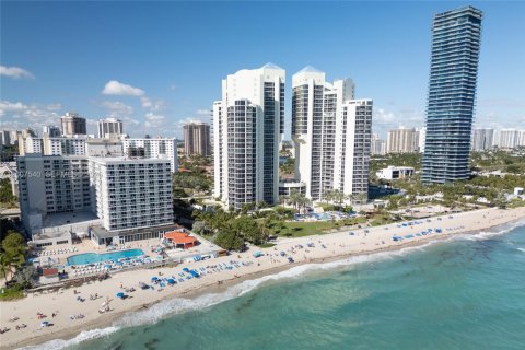 Condo in Sunny Isles Beach, Florida  № 2075231 - photo 30