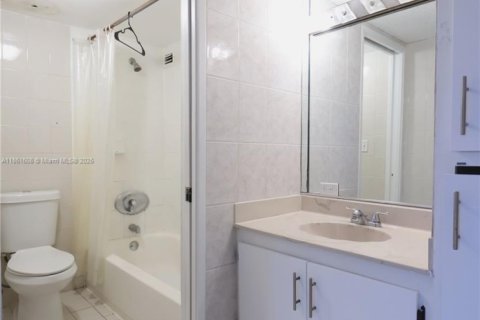 Condo in Sunny Isles Beach, Florida, 1 bedroom  № 1928745 - photo 29