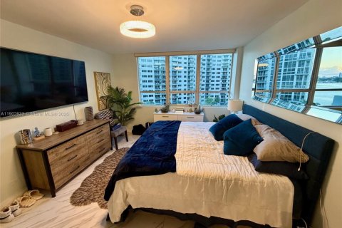Condominio en alquiler en Miami Beach, Florida, 2 dormitorios, 99.31 m2 № 1952996 - foto 10