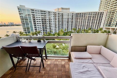 Condominio en alquiler en Miami Beach, Florida, 2 dormitorios, 99.31 m2 № 1952996 - foto 5