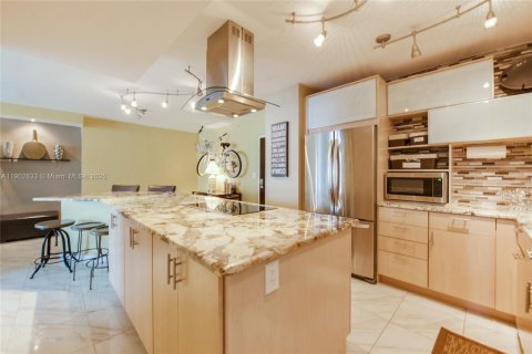 Condominio en alquiler en Miami Beach, Florida, 2 dormitorios, 99.31 m2 № 1952996 - foto 8