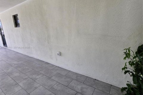 Casa en venta en Miami, Florida, 3 dormitorios, 110.93 m2 № 1967003 - foto 29