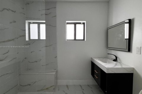Casa en venta en Miami, Florida, 3 dormitorios, 110.93 m2 № 1967003 - foto 14