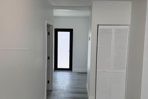 Casa en venta en Miami, Florida, 3 dormitorios, 110.93 m2 № 1967003 - foto 8