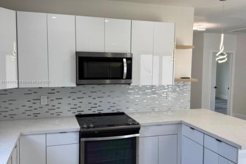 Casa en venta en Miami, Florida, 3 dormitorios, 110.93 m2 № 1967003 - foto 5