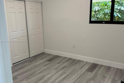 Casa en venta en Miami, Florida, 3 dormitorios, 110.93 m2 № 1967003 - foto 10