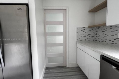 Casa en venta en Miami, Florida, 3 dormitorios, 110.93 m2 № 1967003 - foto 7