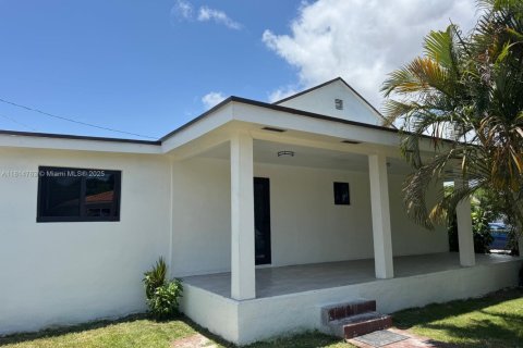 Casa en venta en Miami, Florida, 3 dormitorios, 110.93 m2 № 1967003 - foto 21