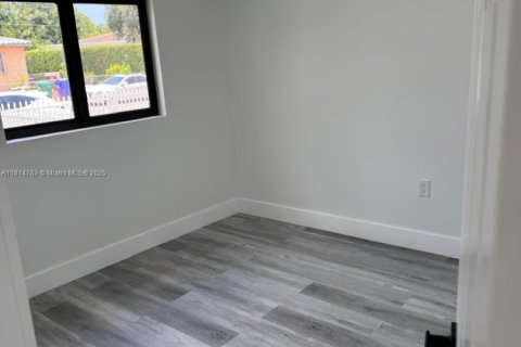 Casa en venta en Miami, Florida, 3 dormitorios, 110.93 m2 № 1967003 - foto 17