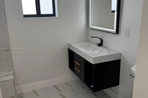 Casa en venta en Miami, Florida, 3 dormitorios, 110.93 m2 № 1967003 - foto 13