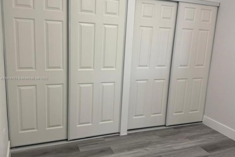 Casa en venta en Miami, Florida, 3 dormitorios, 110.93 m2 № 1967003 - foto 9